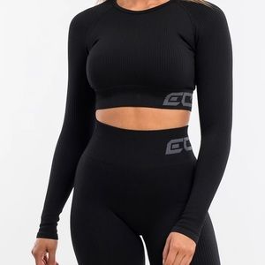 Echt Size Medium Arise Top and Bottom Workout set